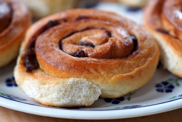 Free download cinnamon bun pastry food snack free picture to be edited with GIMP free online image editor