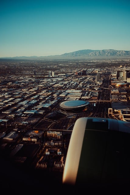 Скачать бесплатно город городской пейзаж самолет вертолет бесплатно изображение для редактирования с помощью бесплатного онлайн-редактора изображений GIMP
