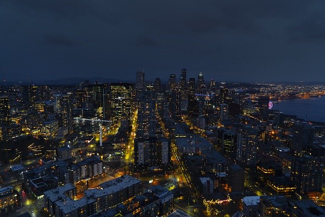 Unduh gratis City Night Urban - foto atau gambar gratis untuk diedit dengan editor gambar online GIMP