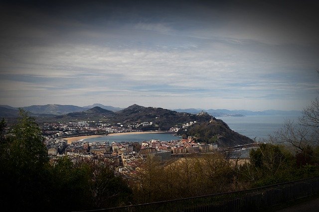 Descarga gratuita Ciudad de Donostia-San Sebastián - foto o imagen gratuita para editar con el editor de imágenes en línea GIMP