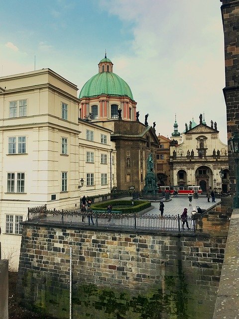 Téléchargement gratuit de l'architecture de la ville de Prague - photo ou image gratuite à éditer avec l'éditeur d'images en ligne GIMP