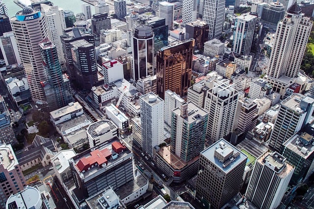 Scarica gratuitamente l'immagine gratuita dello skyline degli edifici dei grattacieli della città da modificare con l'editor di immagini online gratuito GIMP