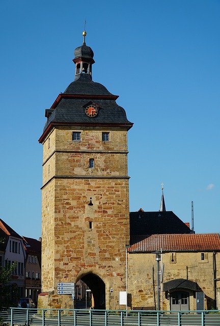 Téléchargement gratuit Tour de la ville de Bad Staffelstein Upper - photo ou image gratuite à modifier avec l'éditeur d'images en ligne GIMP