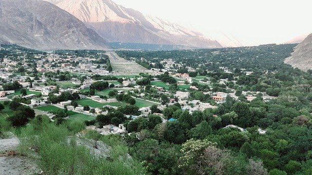 تنزيل City Trees Mountain مجانًا - صورة مجانية أو صورة لتحريرها باستخدام محرر الصور عبر الإنترنت GIMP