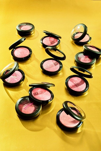 Muat turun percuma Clamy Blusher Cosmetics - foto atau gambar percuma untuk diedit dengan editor imej dalam talian GIMP