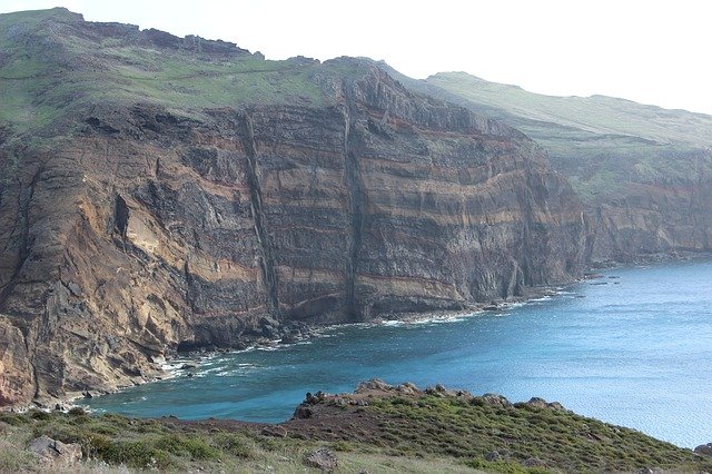 Descărcați gratuit șablonul foto gratuit Cliff Sea Coast pentru a fi editat cu editorul de imagini online GIMP