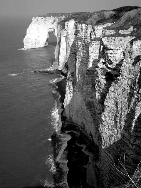 Free download cliffs etretat ocean sea normandy free picture to be edited with GIMP free online image editor