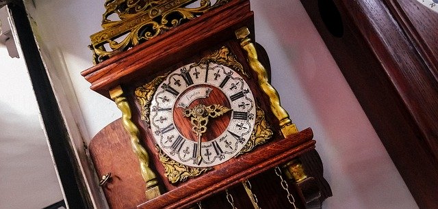 Free picture Clock Old Rinder -  to be edited by GIMP free image editor by OffiDocs