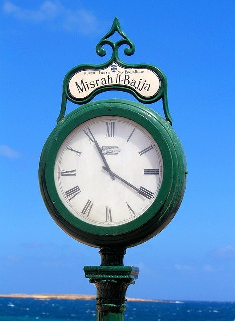 Template Photo Clock Stand Beach for OffiDocs