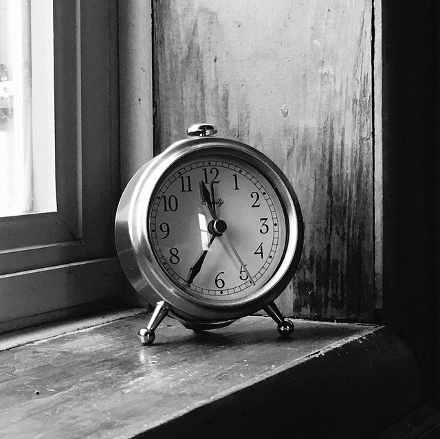 Gratis download Clock Vintage Black - gratis foto of afbeelding om te bewerken met GIMP online afbeeldingseditor