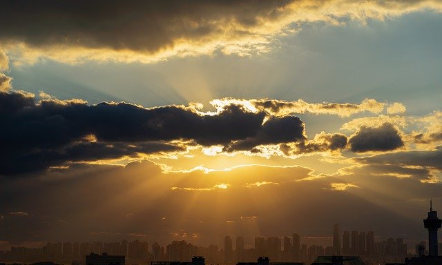 Muat turun percuma Cloud Glow Sunset - foto atau gambar percuma untuk diedit dengan editor imej dalam talian GIMP