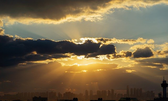 Bezpłatne pobieranie Cloud Glow Sunset - bezpłatne zdjęcie lub obraz do edycji za pomocą internetowego edytora obrazów GIMP