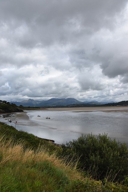 免费下载 Cloudscape Wales River Moody - 使用 GIMP 在线图像编辑器编辑的免费照片或图片