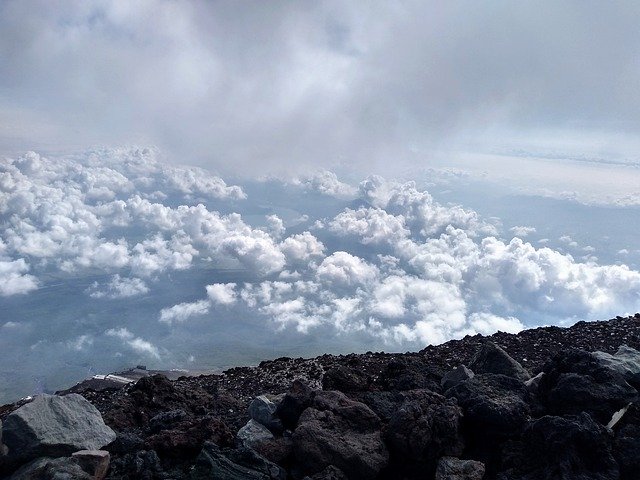 Gratis download Clouds Mountain Sky Mount - gratis foto of afbeelding om te bewerken met GIMP online afbeeldingseditor