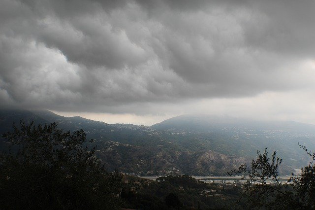 Clouds Mountains Sky 무료 다운로드 - 무료 사진 또는 GIMP 온라인 이미지 편집기로 편집할 사진
