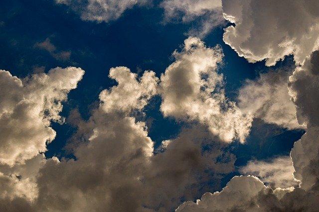Descarga gratuita Clouds White Cumulus - foto o imagen gratuita para editar con el editor de imágenes en línea GIMP