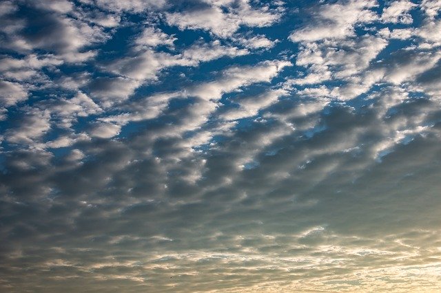 Téléchargement gratuit de Clouds White Fluffy - photo ou image gratuite à éditer avec l'éditeur d'images en ligne GIMP