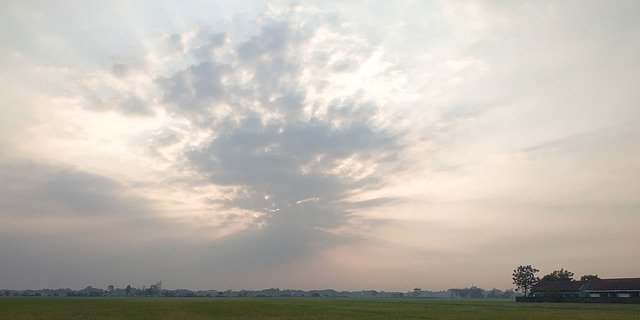 Descarga gratuita Cloud The Sky Landscape: foto o imagen gratuita para editar con el editor de imágenes en línea GIMP
