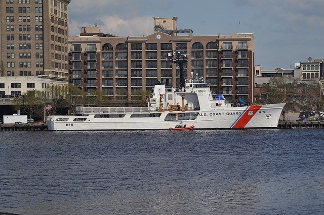 Descarga gratuita Coast Guard Ship Wilmington - foto o imagen gratuita para editar con el editor de imágenes en línea GIMP