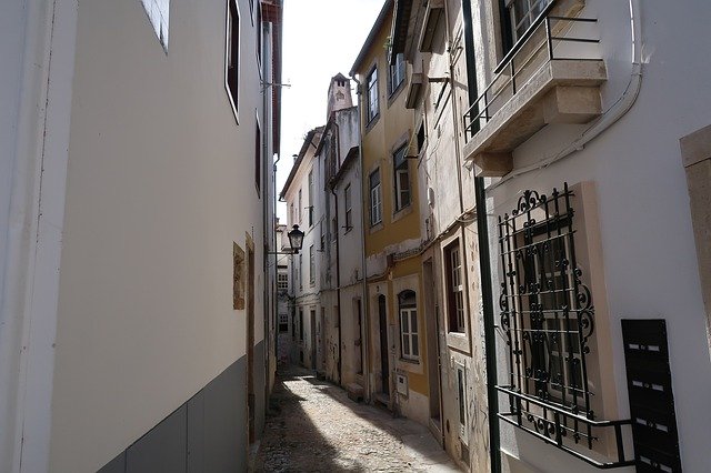 Téléchargement gratuit de Coimbra Portugal Alley - photo ou image gratuite à éditer avec l'éditeur d'images en ligne GIMP