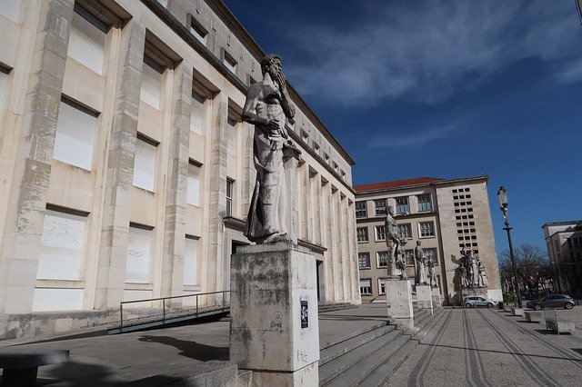 ດາວໂຫລດຟຣີ Coimbra Portugal Travel - ຮູບພາບຫຼືຮູບພາບທີ່ບໍ່ເສຍຄ່າເພື່ອແກ້ໄຂດ້ວຍບັນນາທິການຮູບພາບອອນໄລນ໌ GIMP