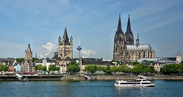 Descarga gratuita Cologne Dom Skyline: foto o imagen gratuita para editar con el editor de imágenes en línea GIMP