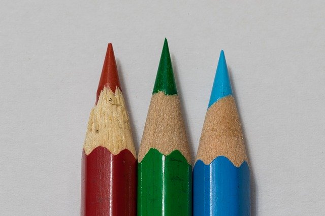 قم بتنزيل مدرسة Colored Pencils Colourful School مجانًا - صورة مجانية أو صورة يتم تحريرها باستخدام محرر الصور عبر الإنترنت GIMP