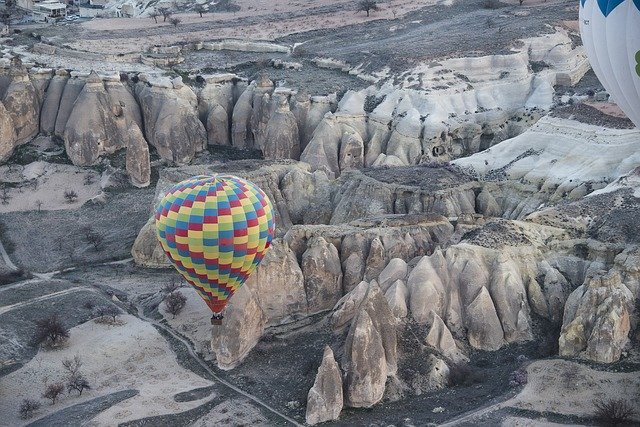 Descărcare gratuită Color Splash Balloon Cappadocia - fotografie sau imagini gratuite pentru a fi editate cu editorul de imagini online GIMP