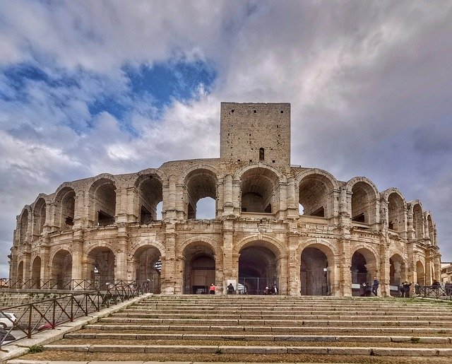 Bezpłatne pobieranie Colosseum Arles France - bezpłatne zdjęcie lub obraz do edycji za pomocą internetowego edytora obrazów GIMP