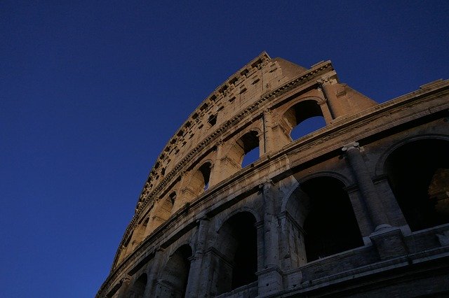 Gratis download Colosseum Rome Italië - gratis foto of afbeelding om te bewerken met GIMP online afbeeldingseditor