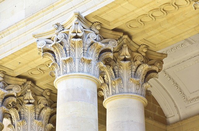 Descărcare gratuită Column Architecture Old - fotografie sau imagine gratuită pentru a fi editată cu editorul de imagini online GIMP