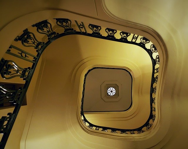 Unduh gratis Commitment Spiral Staircase Grand - foto atau gambar gratis untuk diedit dengan editor gambar online GIMP