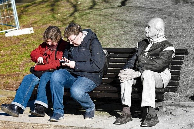 Kostenloser Download Kommunikation ältere Menschen glücklich - kostenloses Foto oder Bild zur Bearbeitung mit GIMP Online-Bildbearbeitung