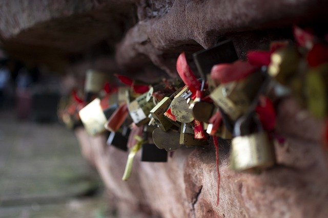 ดาวน์โหลดฟรี Concentric Lock Love Shek - รูปถ่ายหรือรูปภาพฟรีที่จะแก้ไขด้วยโปรแกรมแก้ไขรูปภาพออนไลน์ GIMP