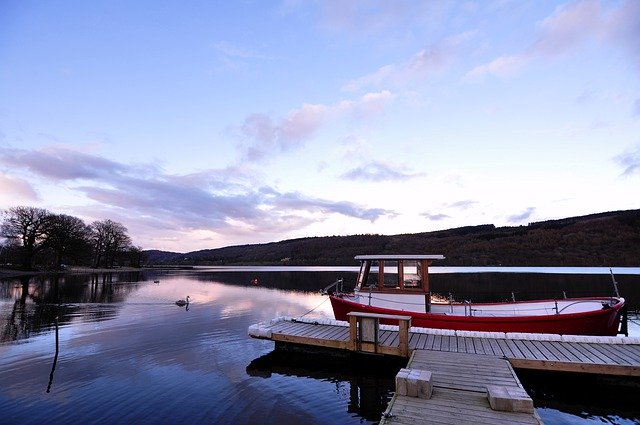 Descarga gratuita Coniston Boat Evening - foto o imagen gratuita para editar con el editor de imágenes en línea GIMP