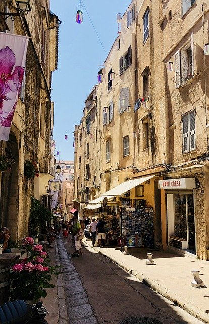 Téléchargement gratuit Centre historique de Corse Bonifacio - photo ou image gratuite à éditer avec l'éditeur d'images en ligne GIMP