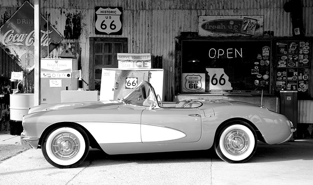 Free download corvette oltimer sports car free picture to be edited with GIMP free online image editor