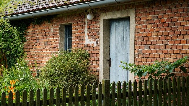 Безкоштовно завантажити Cottage Shed Austria Garden - безкоштовне фото або зображення для редагування за допомогою онлайн-редактора зображень GIMP