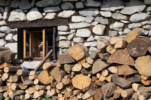 Gratis download Cottage Window Wood - gratis foto of afbeelding om te bewerken met GIMP online afbeeldingseditor