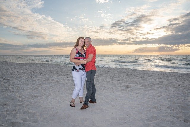 Free download couple hug sunset beach vacation free picture to be edited with GIMP free online image editor