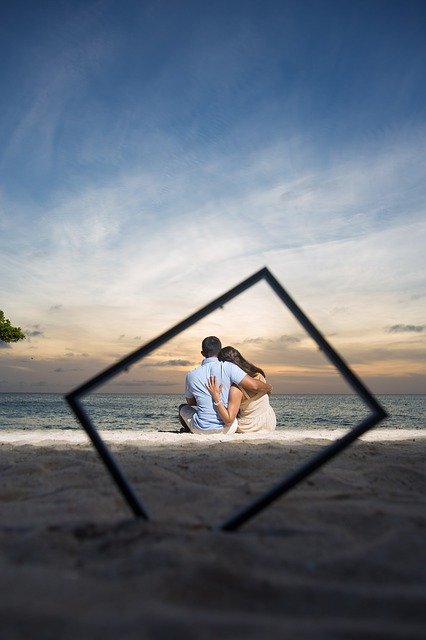Free picture Couple Kiss Ocean -  to be edited by GIMP free image editor by OffiDocs