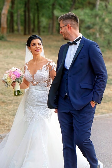 Free download couple lovers bride groom flowers free picture to be edited with GIMP free online image editor