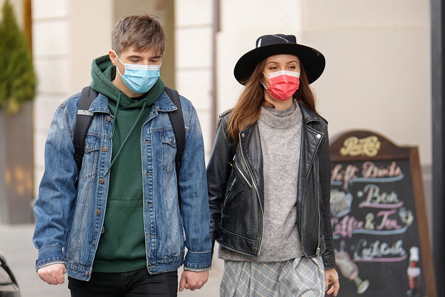 Free download couple masks covid 19 together free picture to be edited with GIMP free online image editor
