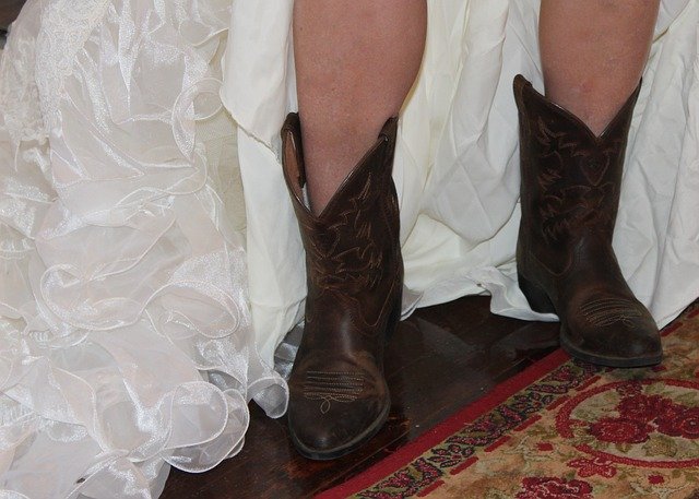 Bezpłatne pobieranie Cowboy Boots Cowgirl Wedding - darmowe zdjęcie lub zdjęcie do edycji za pomocą internetowego edytora obrazów GIMP