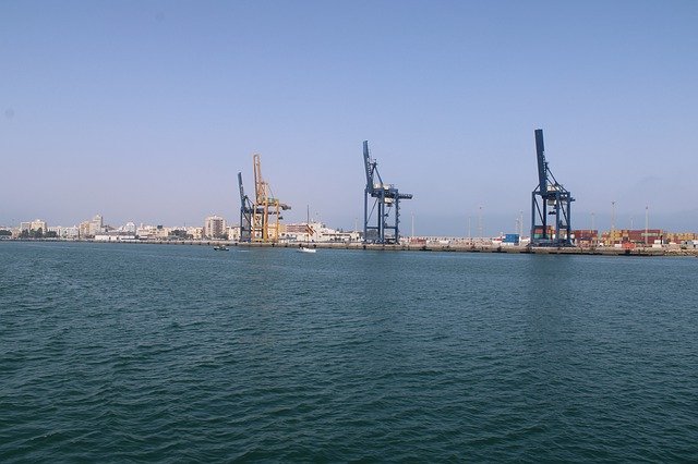 Kostenloser Download Cranes Portico Port Of Cadiz Trade - kostenloses Foto oder Bild zur Bearbeitung mit GIMP Online-Bildbearbeitung