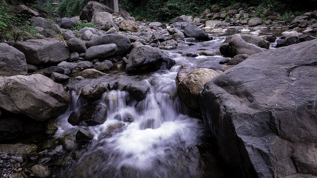 Descarga gratuita Creek Water Cold - foto o imagen gratuita para editar con el editor de imágenes en línea GIMP