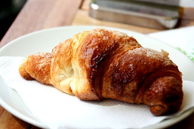 Kostenloser Download Croisant Coffee Breakfast - kostenloses Foto oder Bild zur Bearbeitung mit GIMP Online-Bildbearbeitung