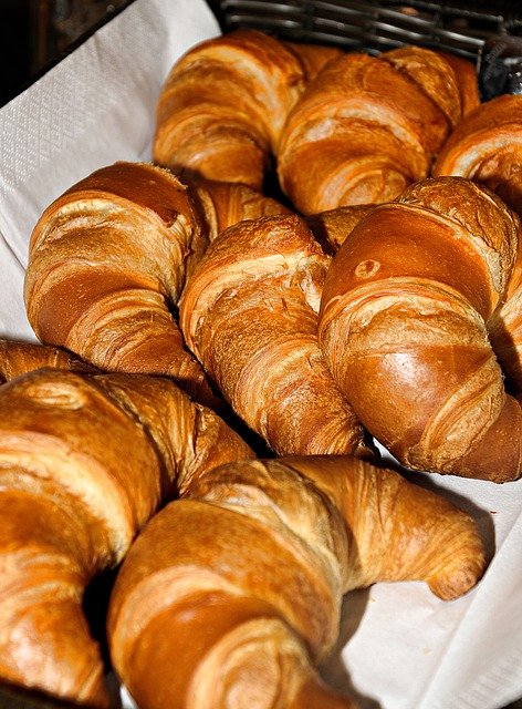 Scarica gratuitamente Croissant Pastries Breakfast Baked: foto o immagini gratuite da modificare con l'editor di immagini online GIMP