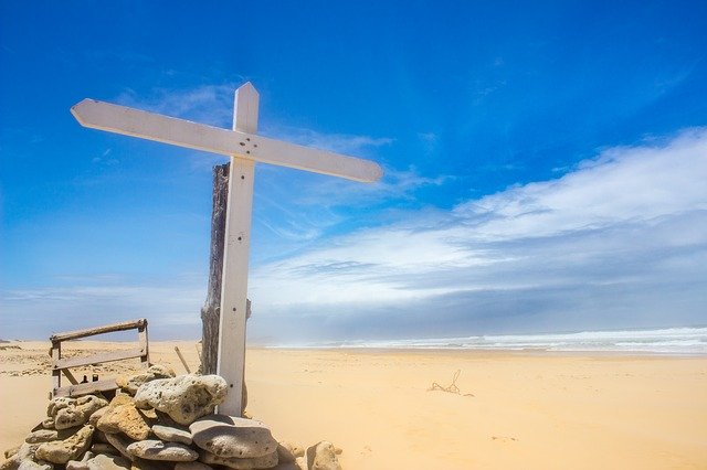 Descărcare gratuită Cross Beach Landscape - fotografie sau imagini gratuite pentru a fi editate cu editorul de imagini online GIMP