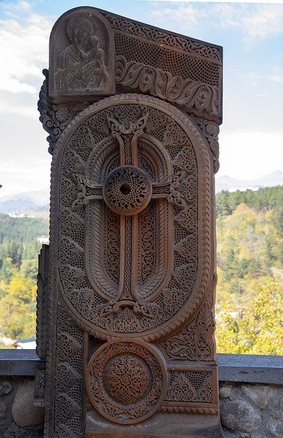 Foto de plantilla Monumento con tumba cruzada - para OffiDocs